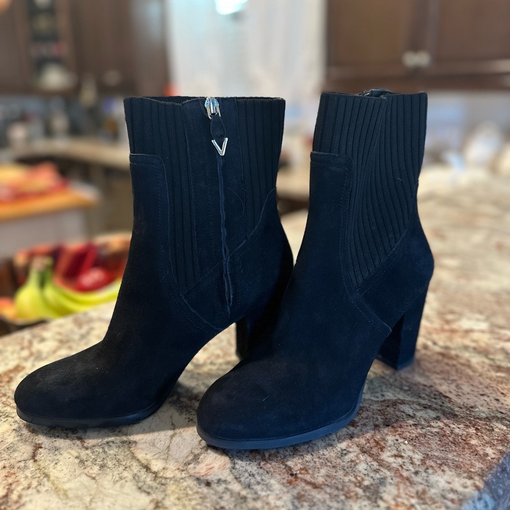 Vionic Kaylee Women’s Comfort Ankle Boots.